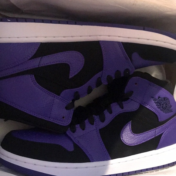 Air Jordan 1 Mid - Picture 3 of 4